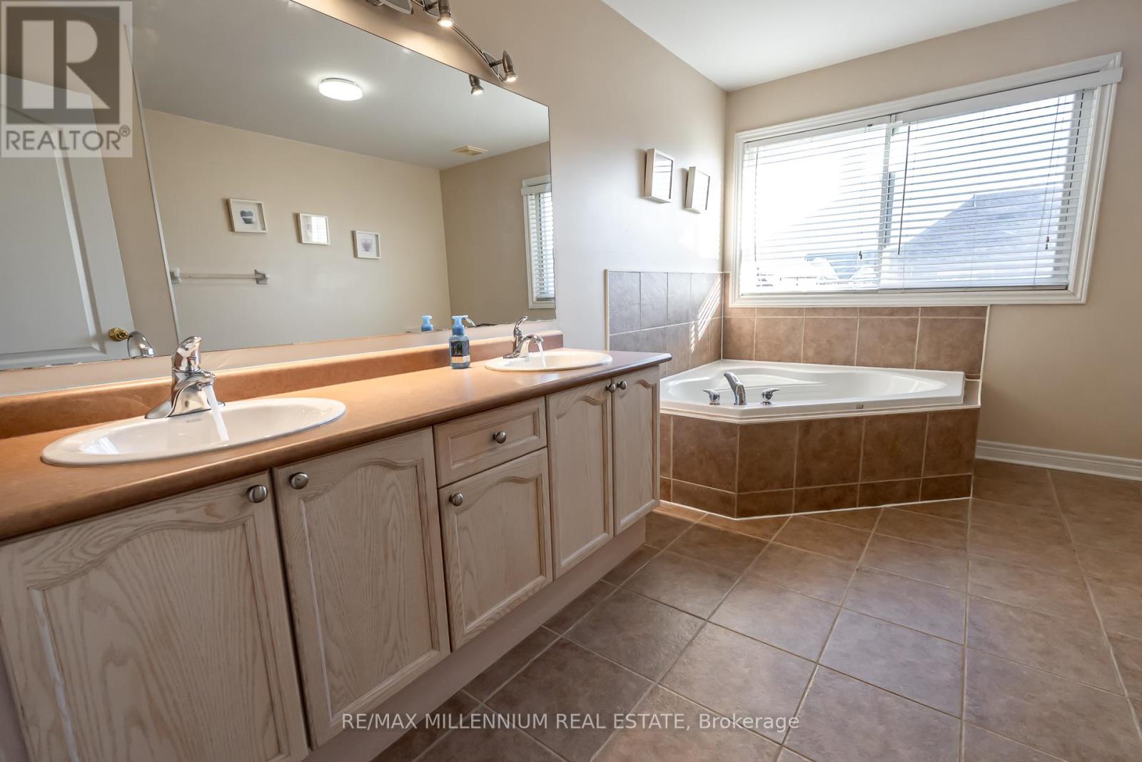 25 Bevan Crescent, Ajax, Ontario L1T 4N3 - Photo 28 - E12522478