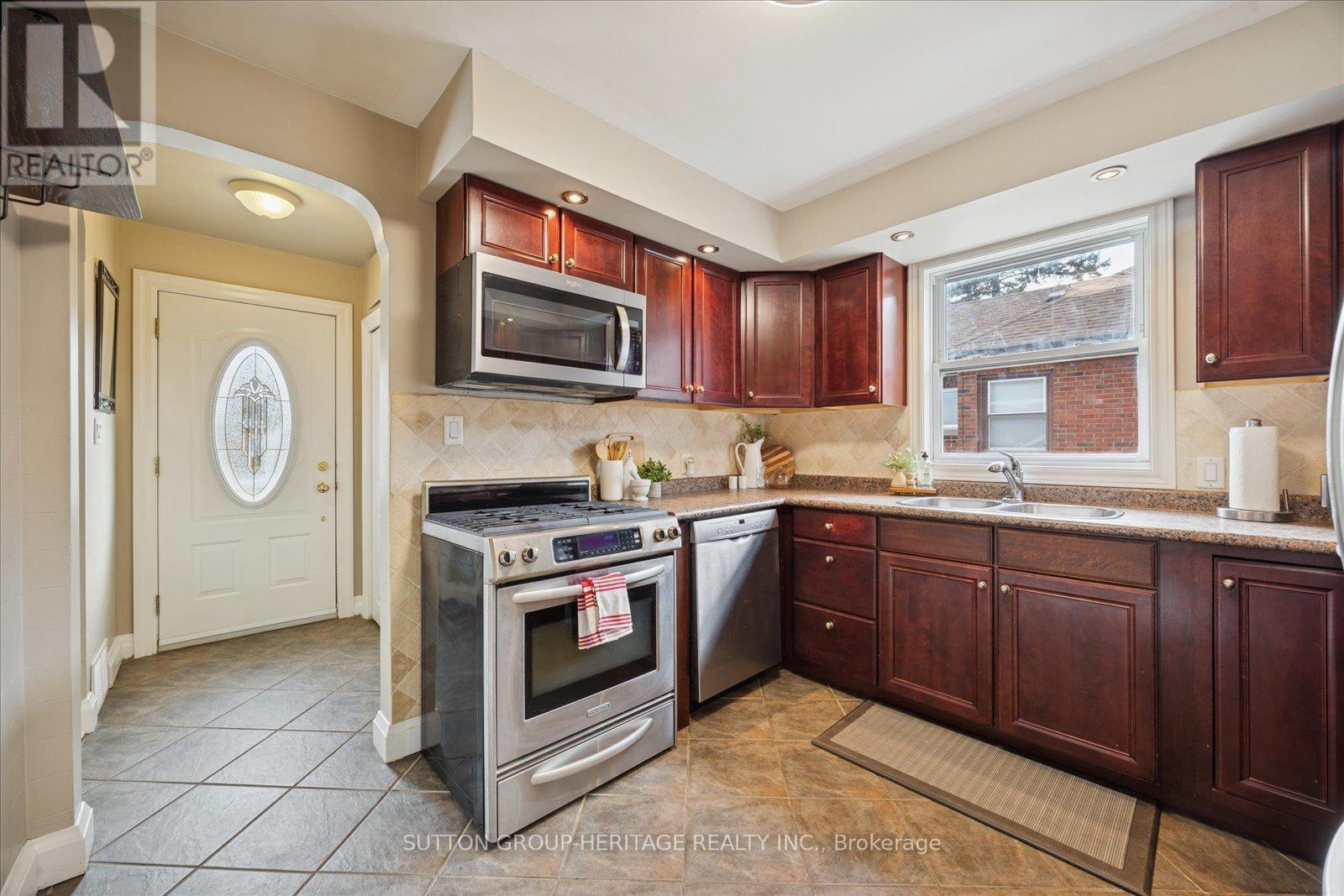 256 College Avenue, Oshawa, Ontario  L1J 1R7 - Photo 11 - E12522494