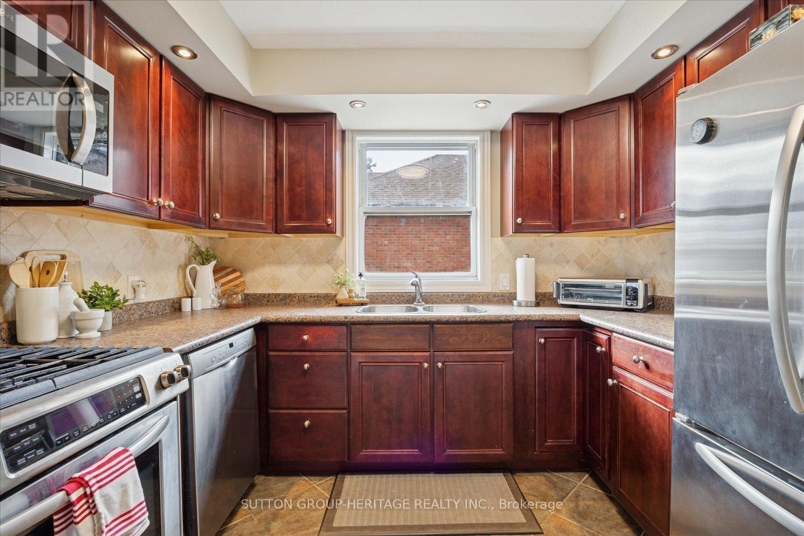 256 College Avenue, Oshawa, Ontario  L1J 1R7 - Photo 12 - E12522494