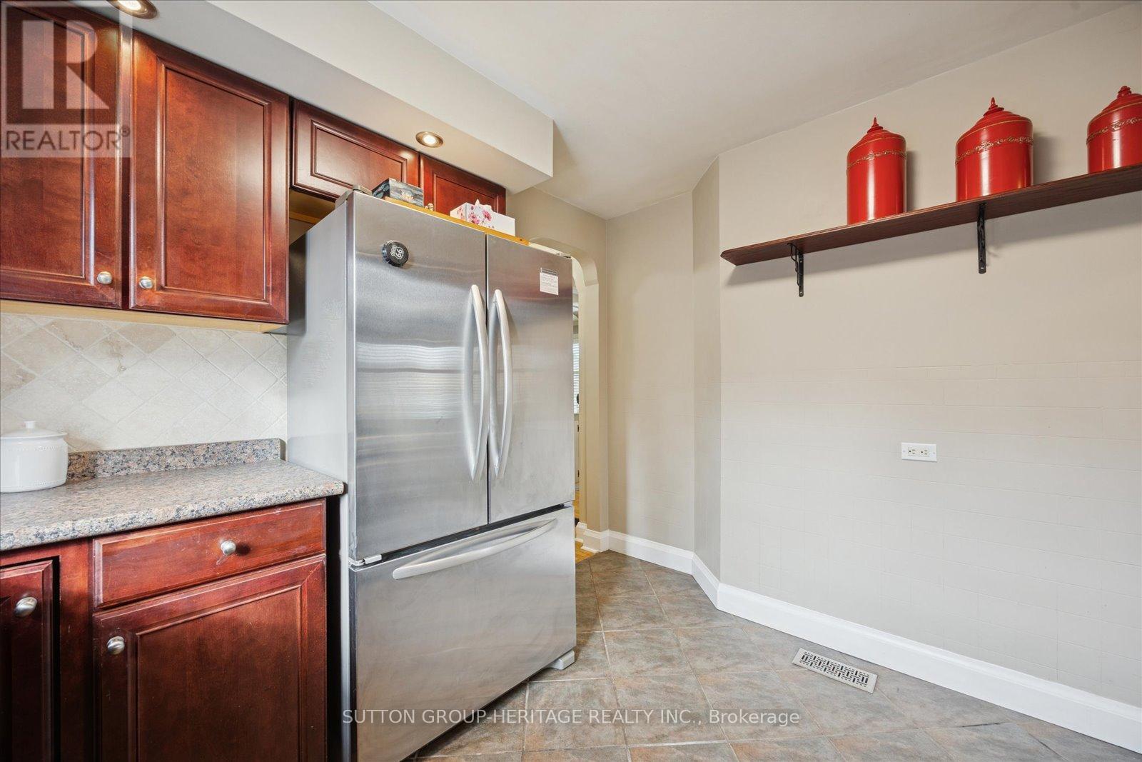 256 College Avenue, Oshawa, Ontario  L1J 1R7 - Photo 13 - E12522494