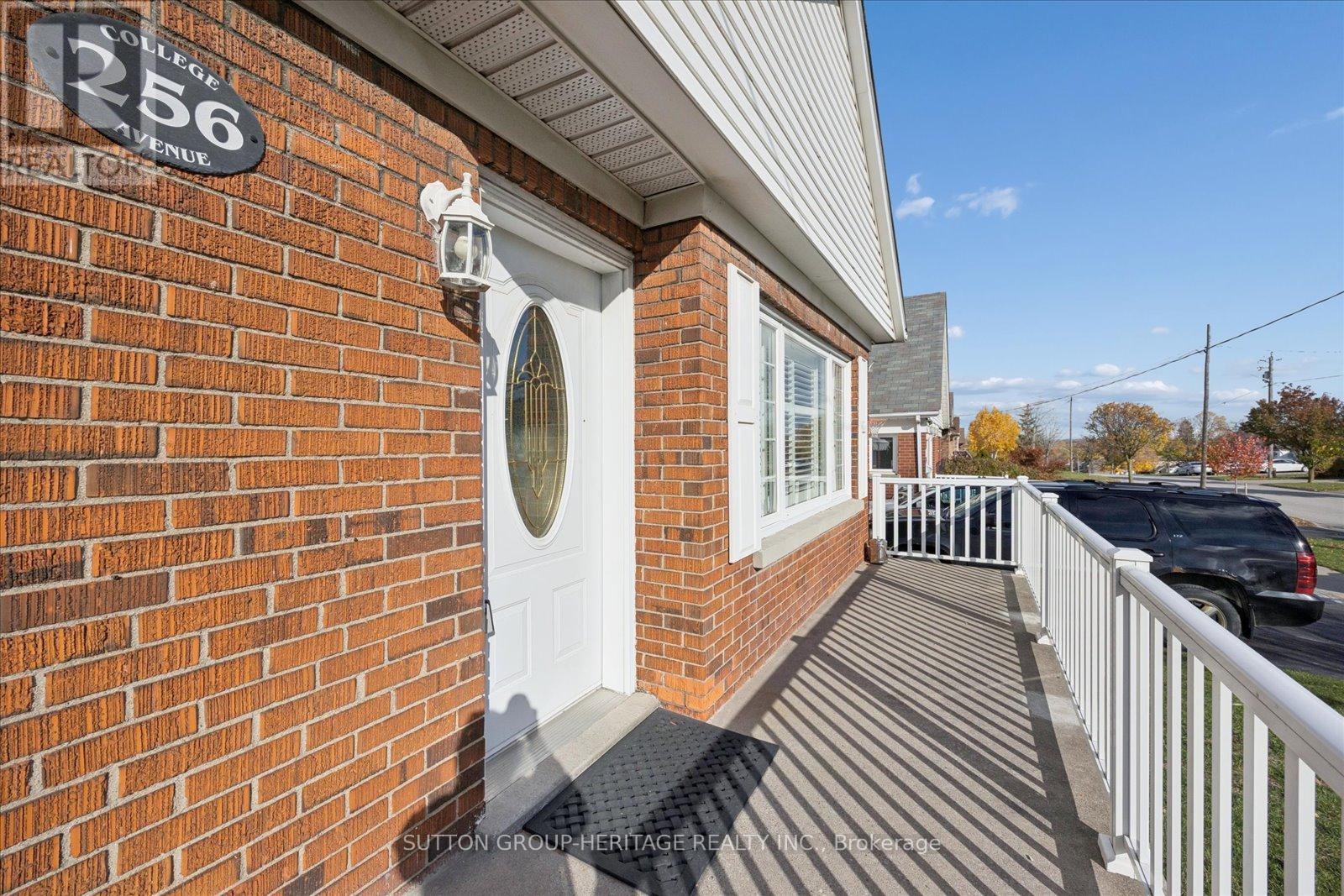 256 College Avenue, Oshawa, Ontario  L1J 1R7 - Photo 3 - E12522494