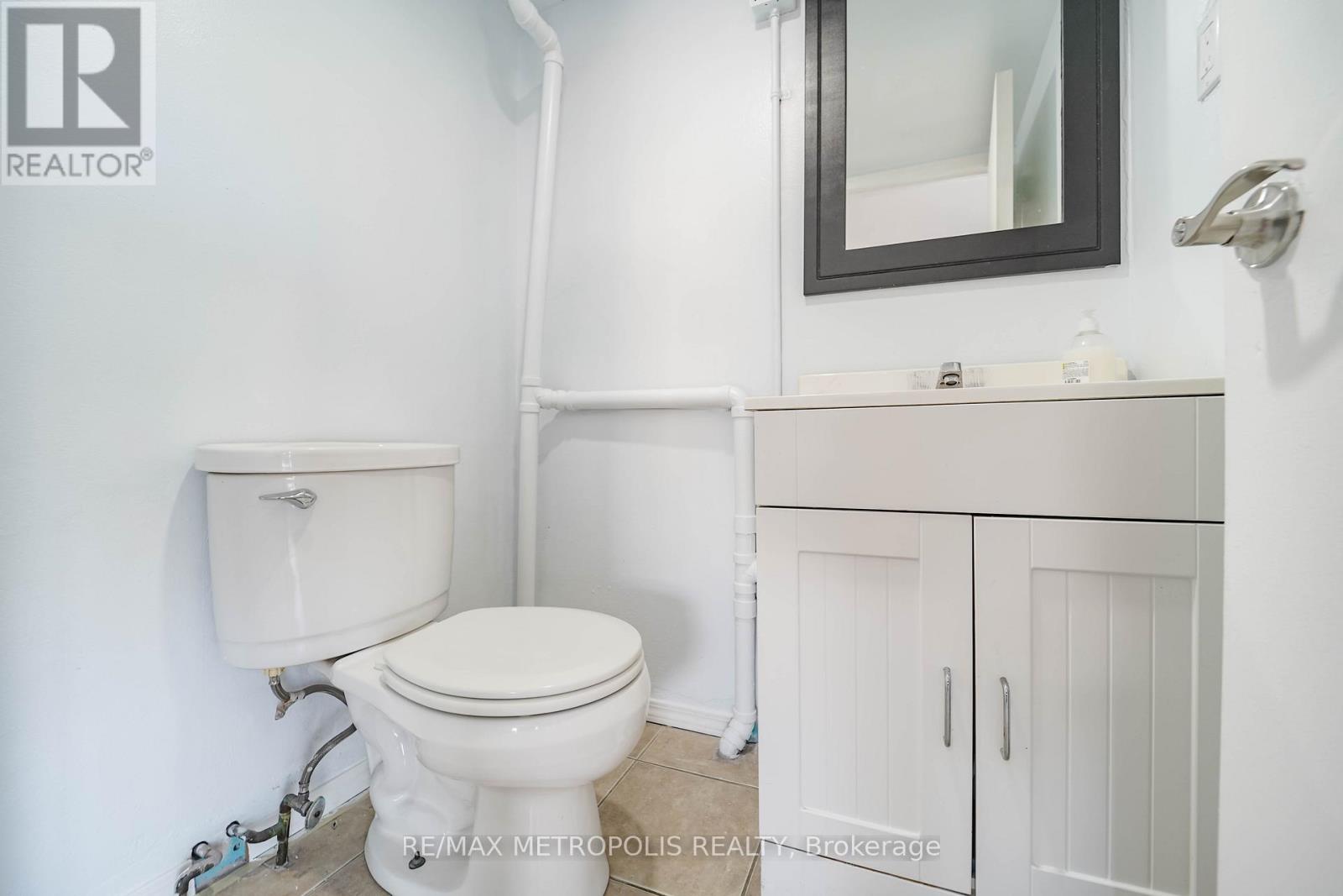 Unit B - 2793 Danforth Avenue, Toronto, Ontario  M4C 1L9 - Photo 7 - E12522632