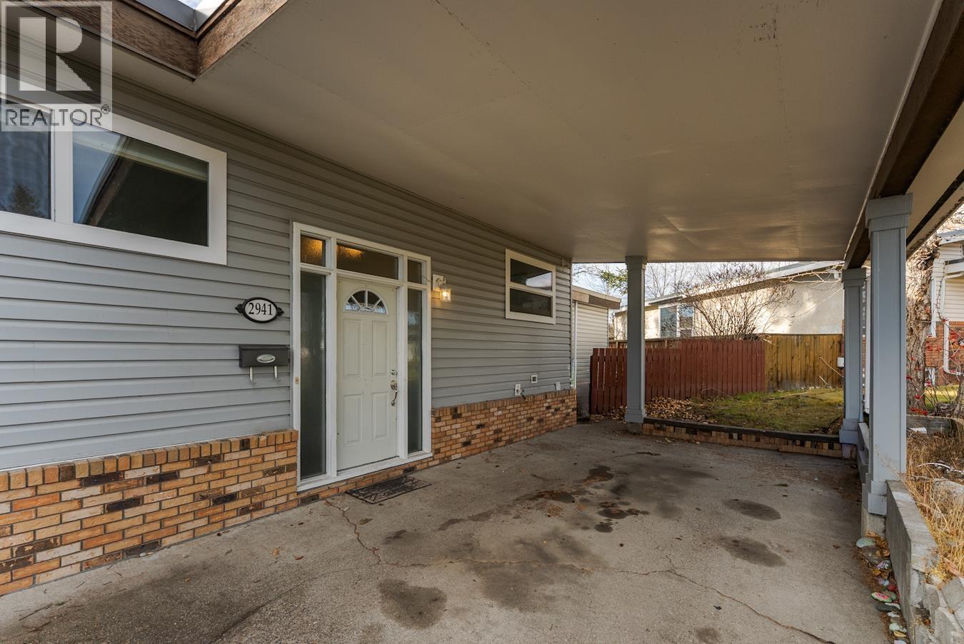 2941 Bessborough Avenue, Prince George, British Columbia  V2N 1H5 - Photo 2 - R3065752