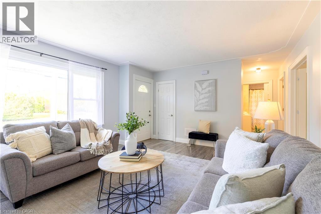 40 Kerman Avenue, Grimsby, Ontario  L3M 3W5 - Photo 4 - 40786430