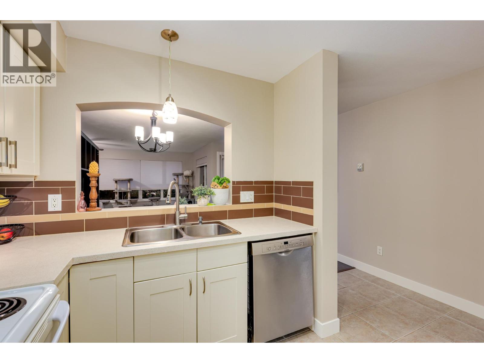 106 2439 Wilson Avenue, Port Coquitlam, British Columbia V3C 6H6 - Photo 10 - R3065551