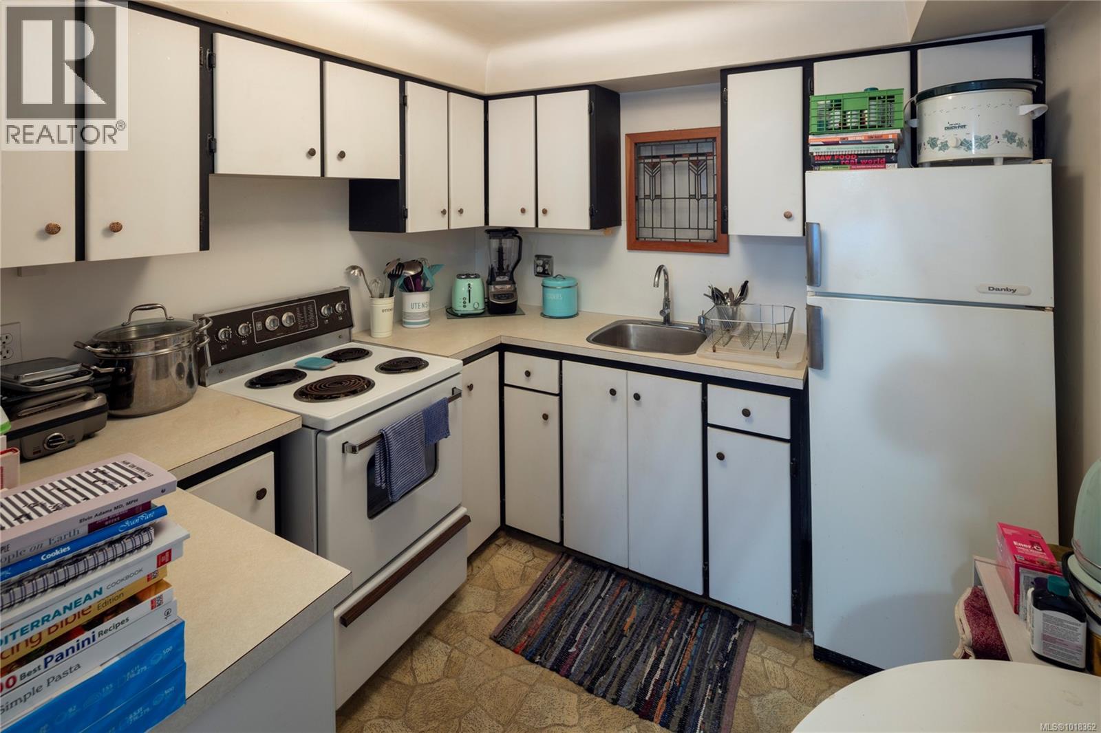 305 Linden Ave, Victoria, British Columbia  V8V 4E8 - Photo 25 - 1018362