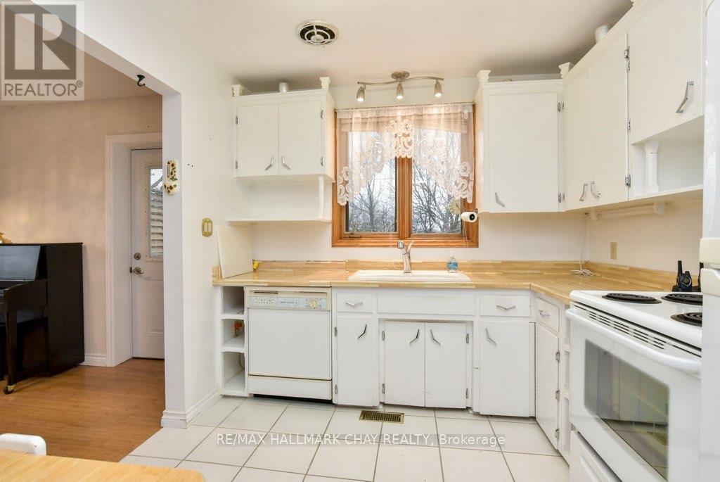 18a Elm Street E, New Tecumseth, Ontario  L9R 1M8 - Photo 2 - N12522392