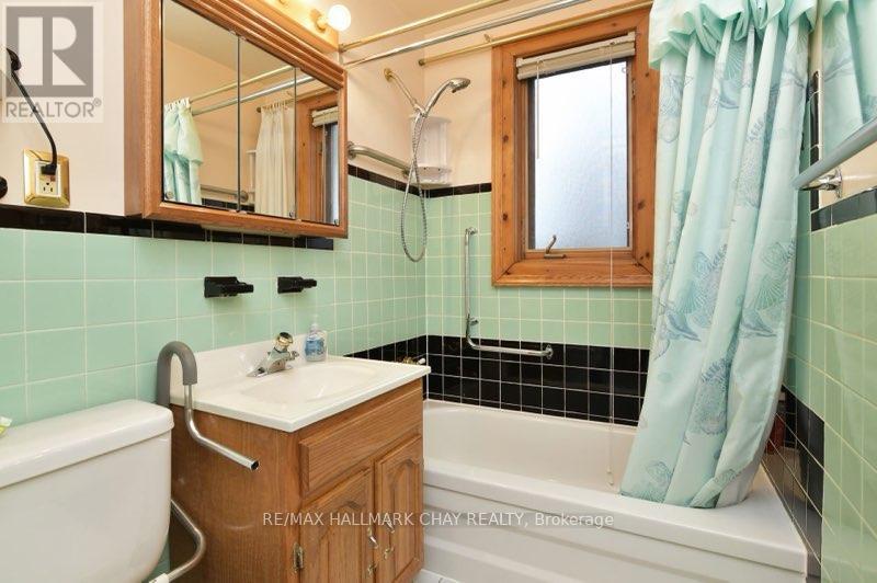 18a Elm Street E, New Tecumseth, Ontario  L9R 1M8 - Photo 5 - N12522392