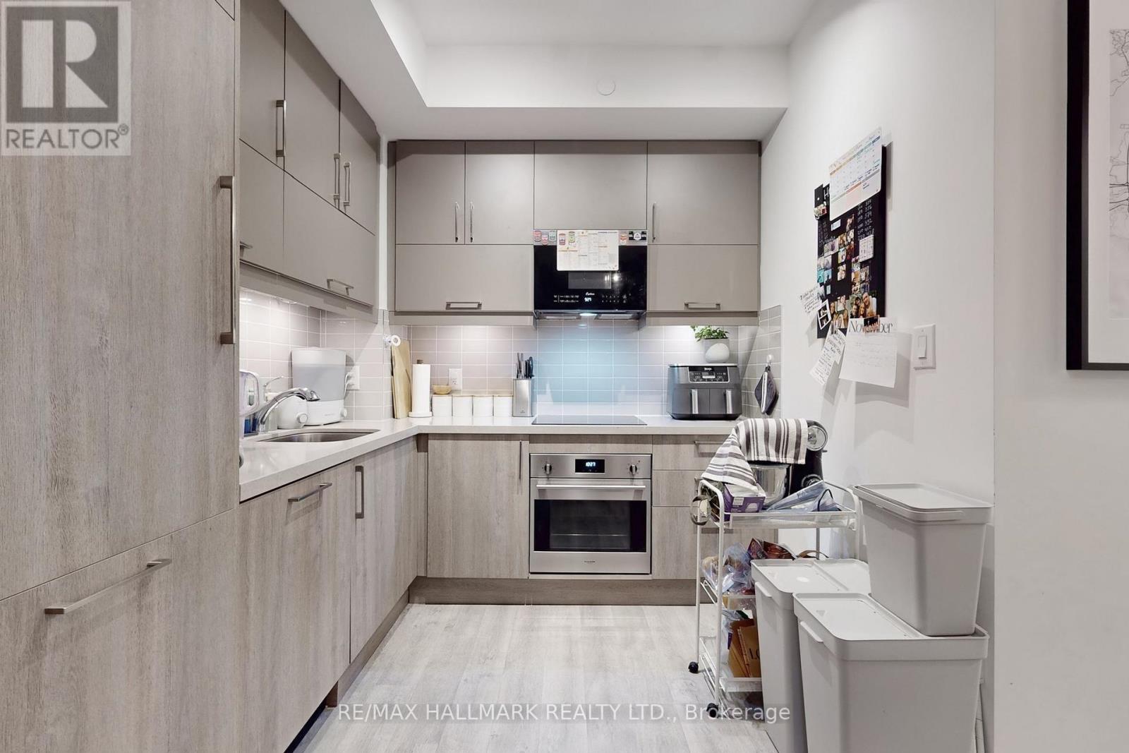 738 - 8119 Birchmount Road, Markham, Ontario  L6G 0H5 - Photo 9 - N12522434