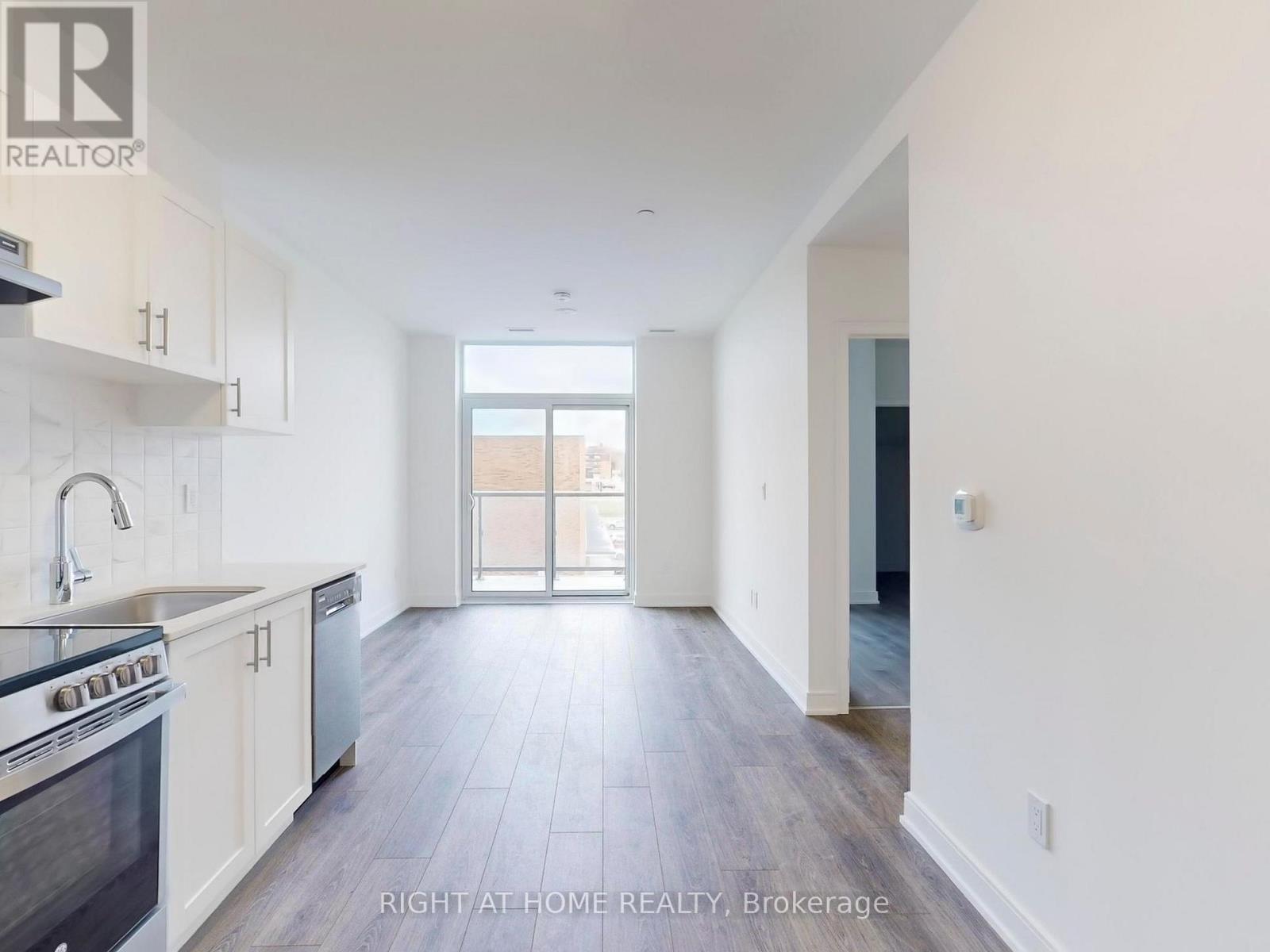 B304 - 715 DAVIS DRIVE, Newmarket, Ontario