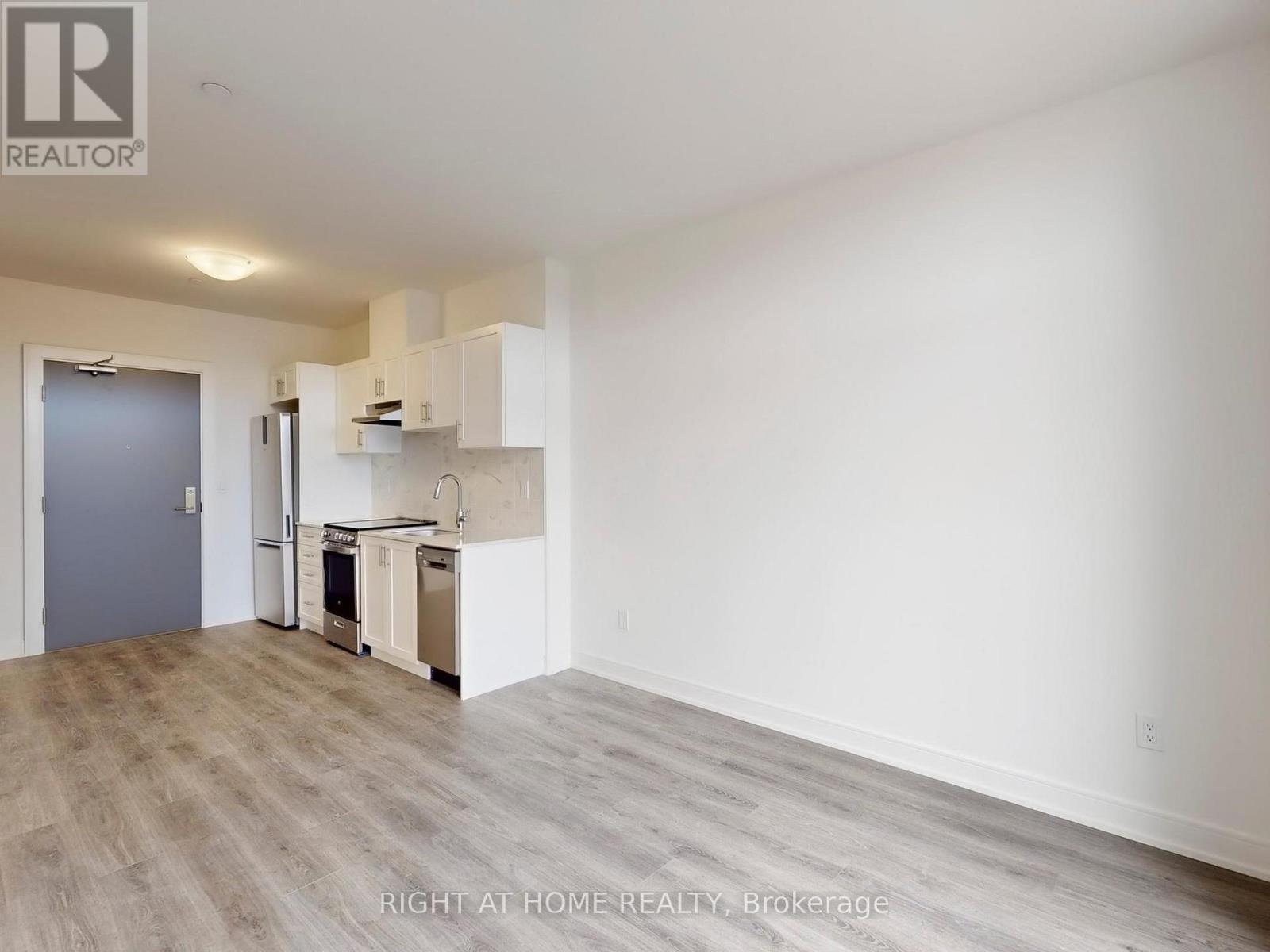 B304 - 715 Davis Drive, Newmarket, Ontario  L3Y 0J2 - Photo 4 - N12522520