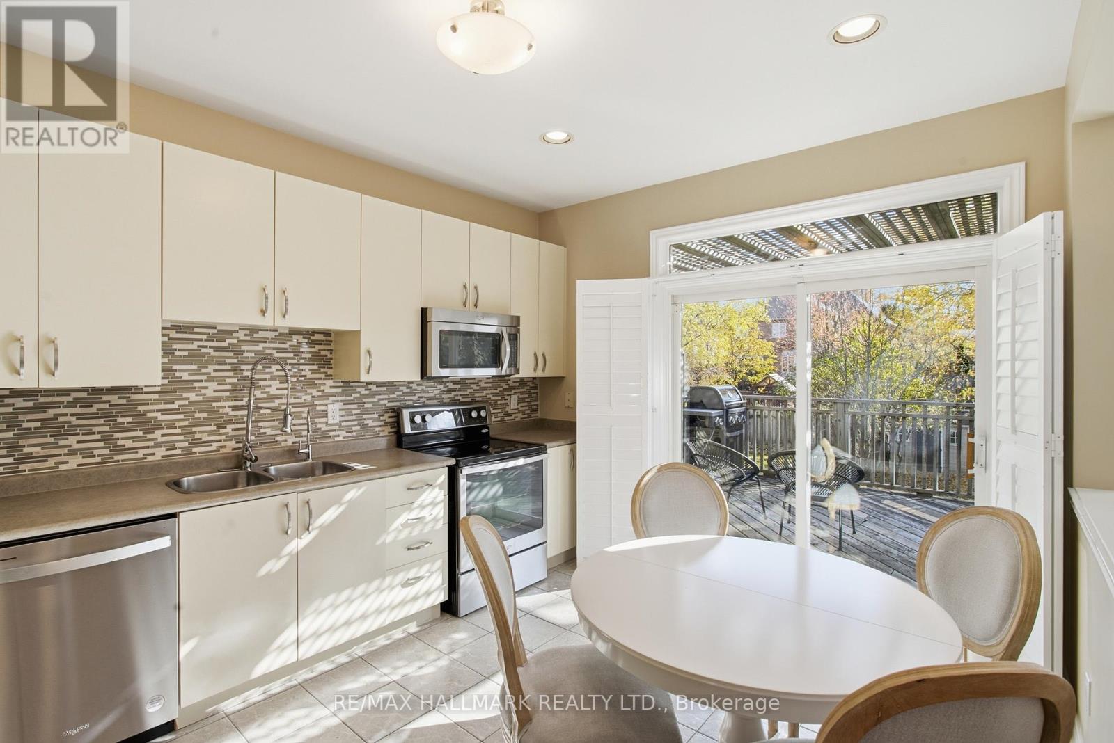 63 Snowy Meadow Avenue, Richmond Hill, Ontario  L4E 3V4 - Photo 10 - N12522534