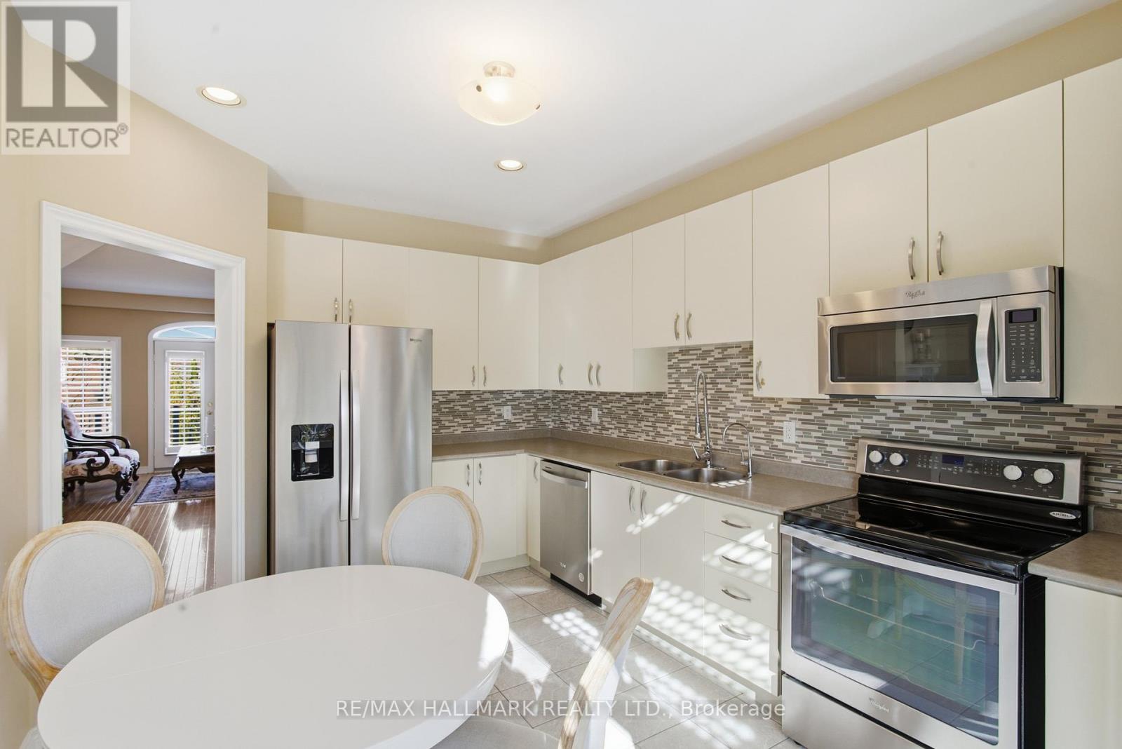 63 Snowy Meadow Avenue, Richmond Hill, Ontario  L4E 3V4 - Photo 11 - N12522534