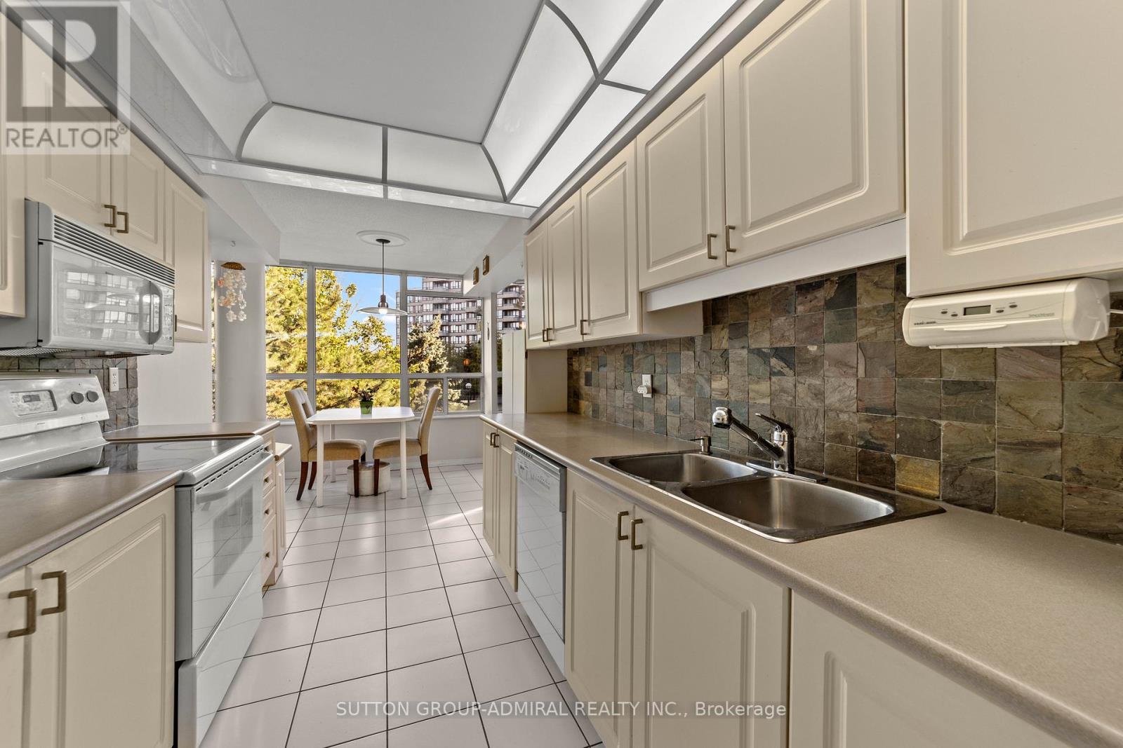 304 - 11 Townsgate Drive, Vaughan, Ontario L4J 8G4 - Photo 20 - N12522536