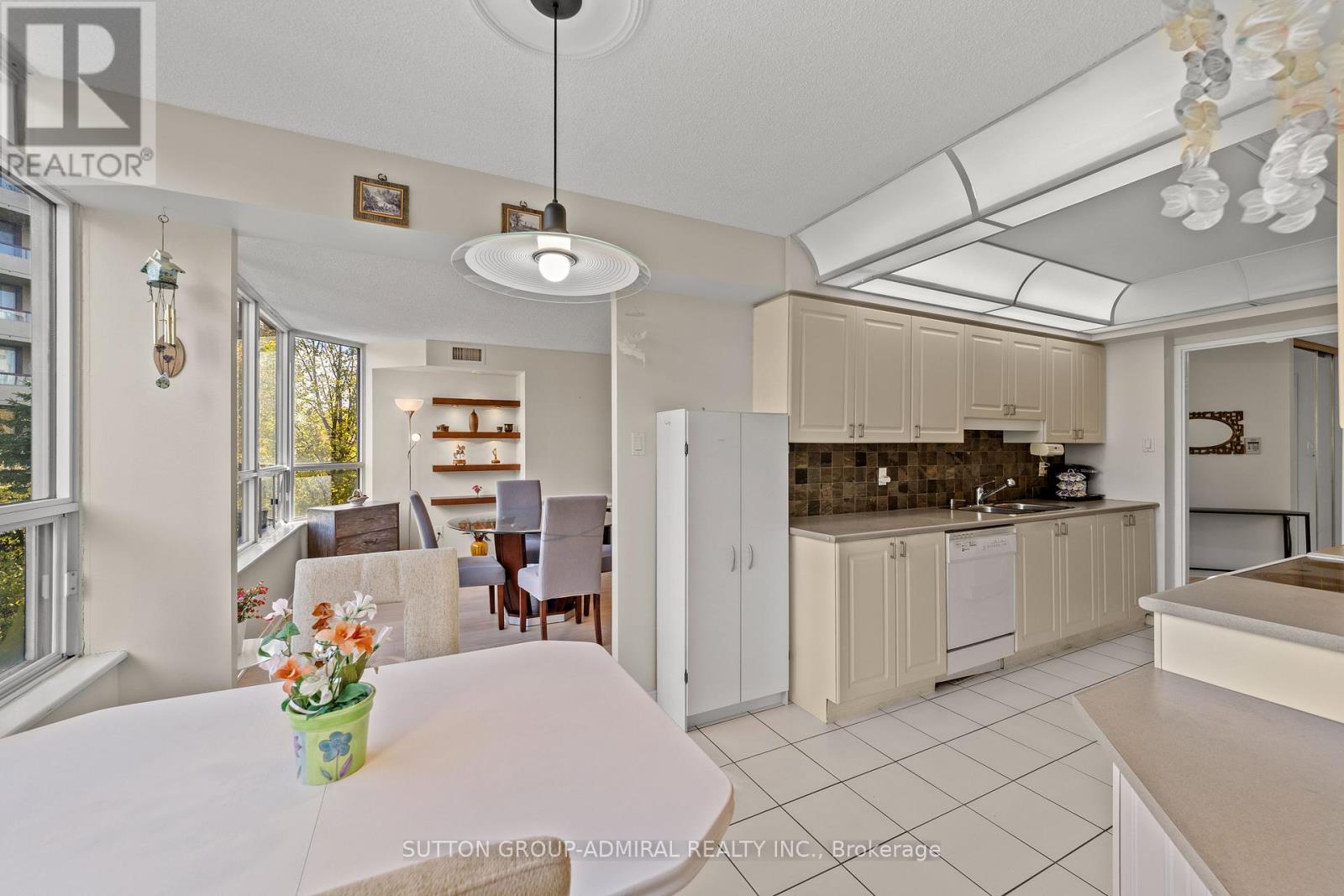 304 - 11 Townsgate Drive, Vaughan, Ontario L4J 8G4 - Photo 23 - N12522536