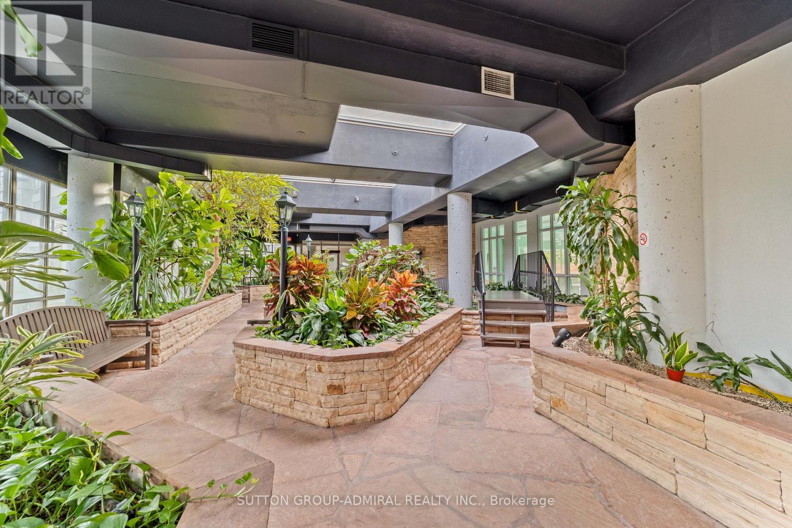 304 - 11 Townsgate Drive, Vaughan, Ontario L4J 8G4 - Photo 37 - N12522536