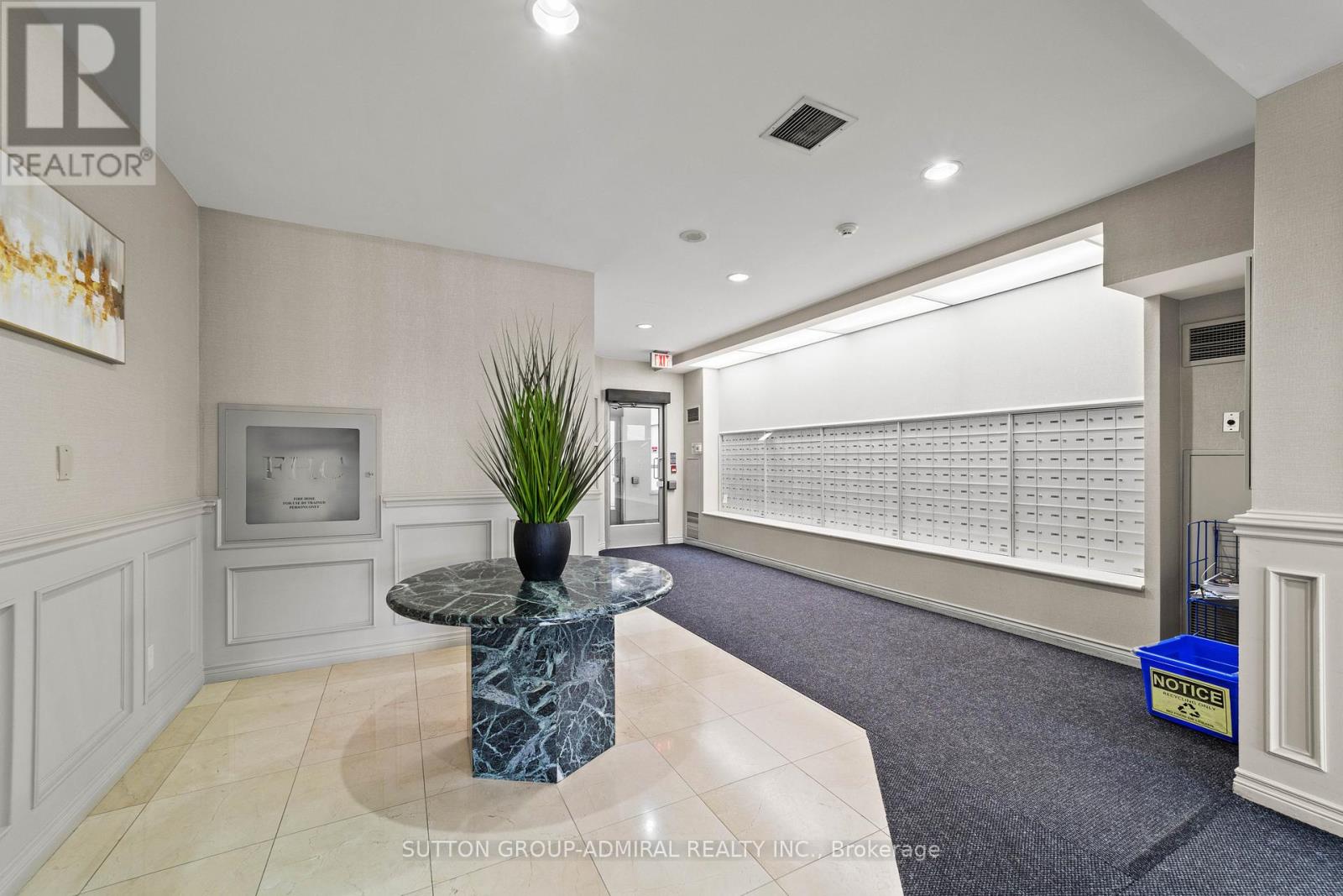 304 - 11 Townsgate Drive, Vaughan, Ontario L4J 8G4 - Photo 8 - N12522536