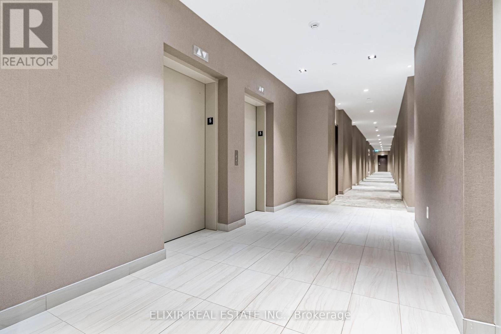 607 - 60 Honeycrisp Crescent E, Vaughan, Ontario  L4K 5Z8 - Photo 3 - N12522610