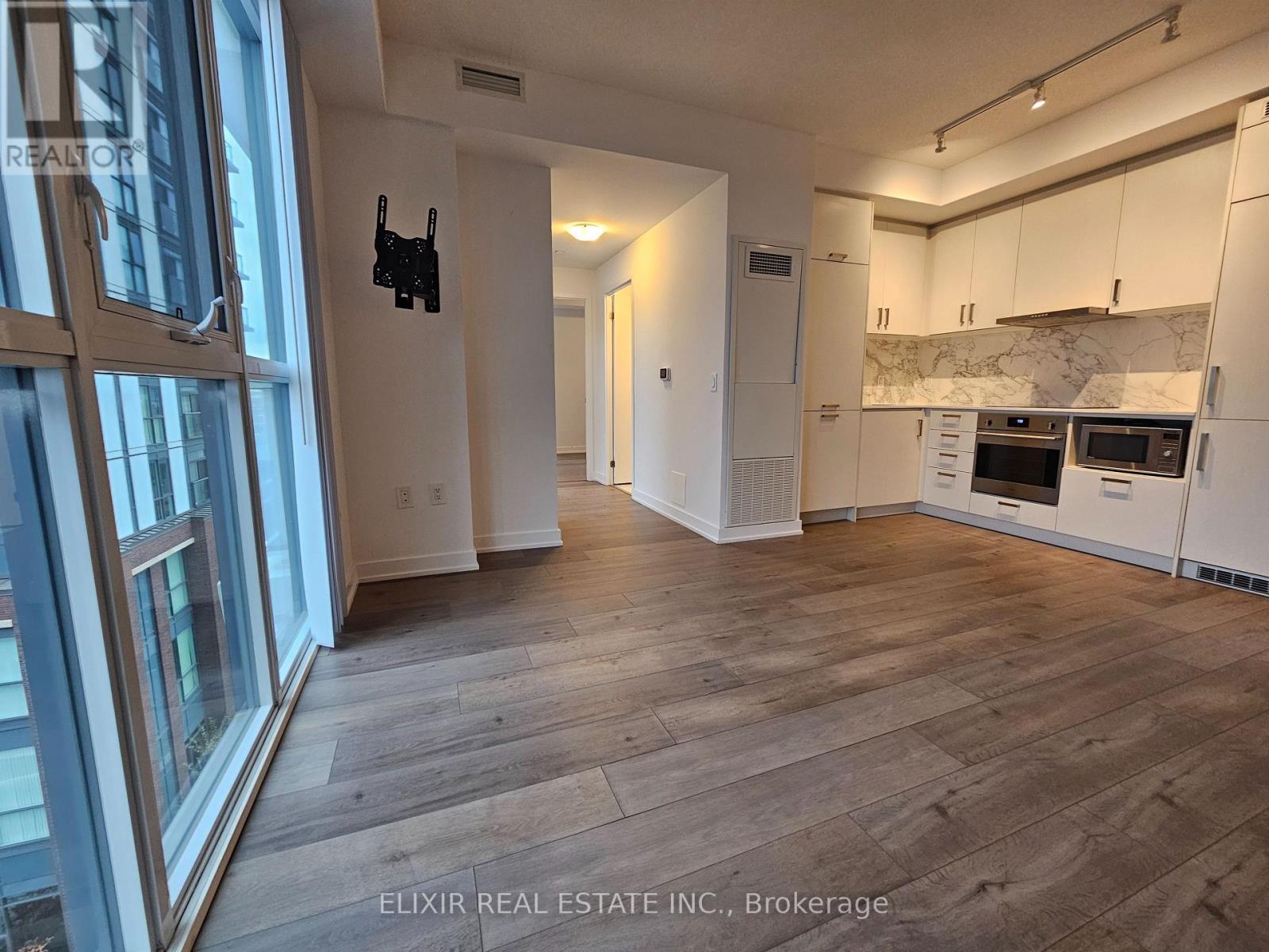 607 - 60 Honeycrisp Crescent E, Vaughan, Ontario  L4K 5Z8 - Photo 5 - N12522610