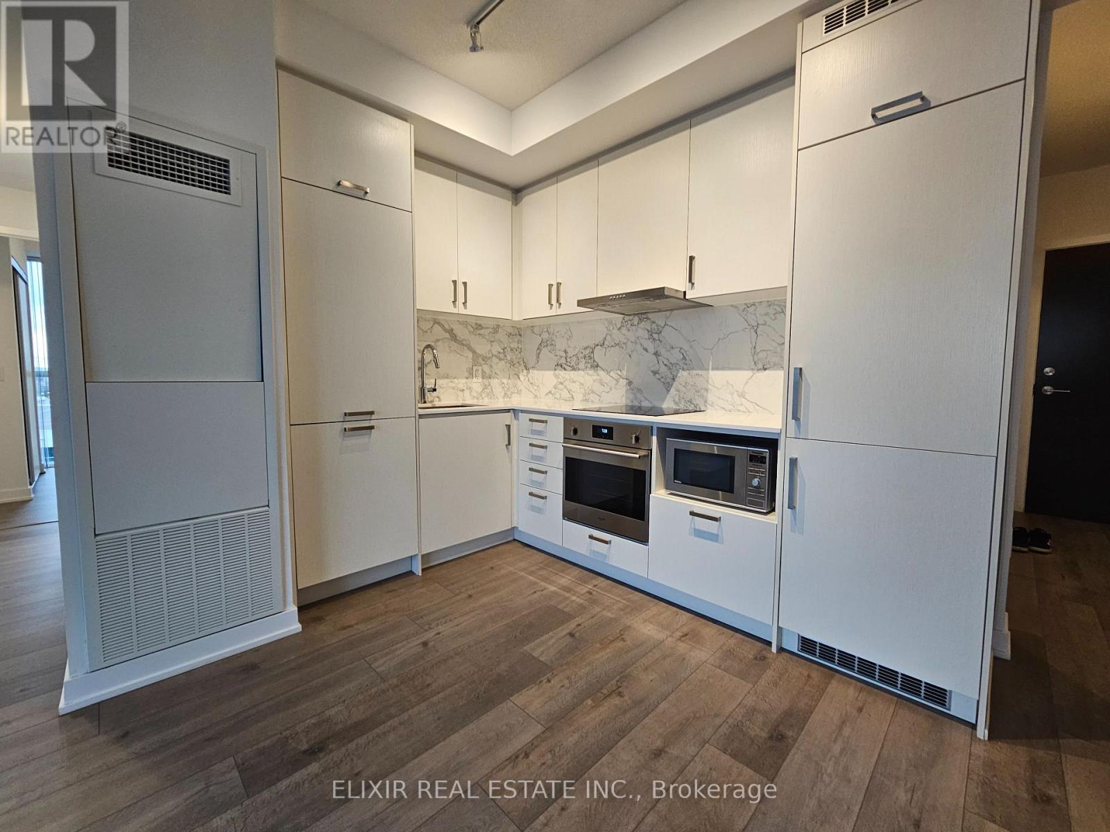 607 - 60 Honeycrisp Crescent E, Vaughan, Ontario  L4K 5Z8 - Photo 8 - N12522610