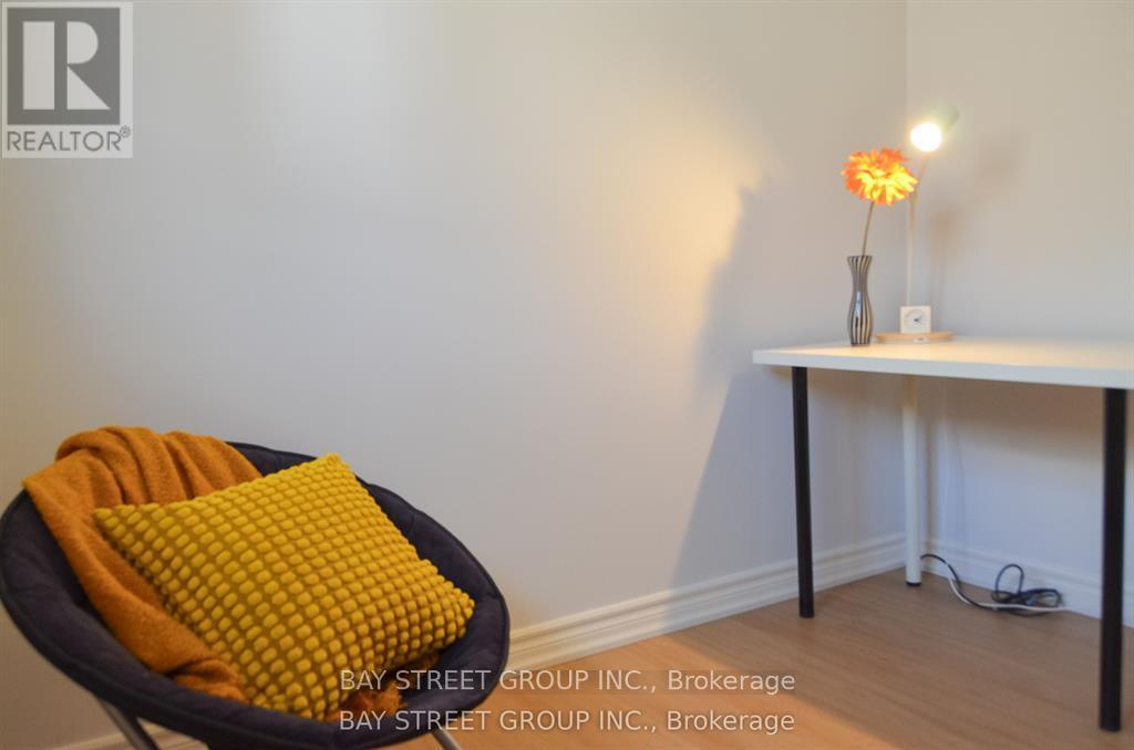 728 Sunnypoint Drive, Newmarket, Ontario  L3Y 2Z8 - Photo 21 - N12522678