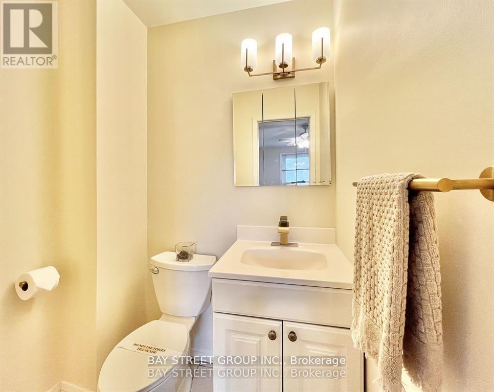 728 Sunnypoint Drive, Newmarket, Ontario  L3Y 2Z8 - Photo 29 - N12522678