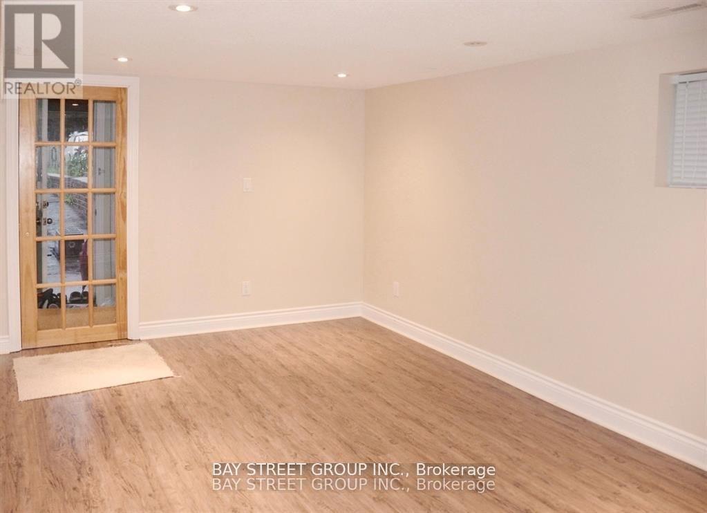 728 Sunnypoint Drive, Newmarket, Ontario  L3Y 2Z8 - Photo 33 - N12522678