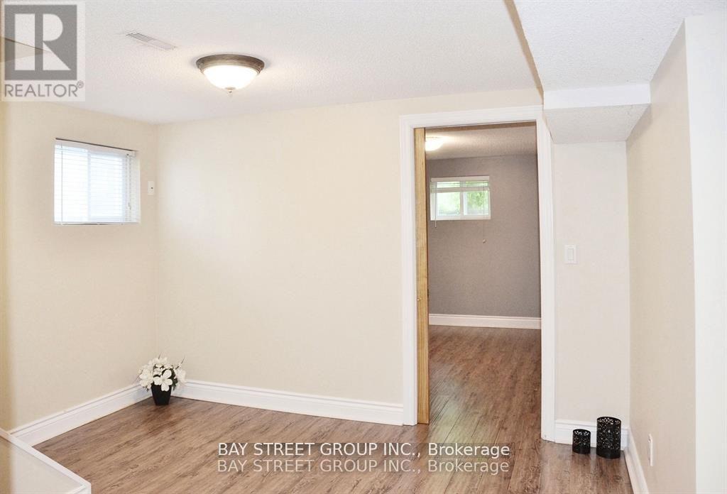 728 Sunnypoint Drive, Newmarket, Ontario  L3Y 2Z8 - Photo 35 - N12522678