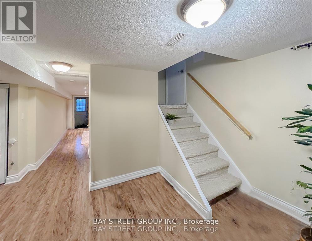 728 Sunnypoint Drive, Newmarket, Ontario  L3Y 2Z8 - Photo 37 - N12522678