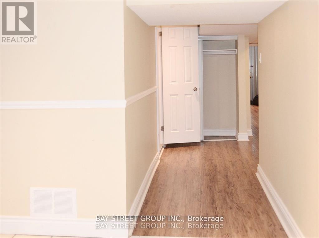 728 Sunnypoint Drive, Newmarket, Ontario  L3Y 2Z8 - Photo 38 - N12522678