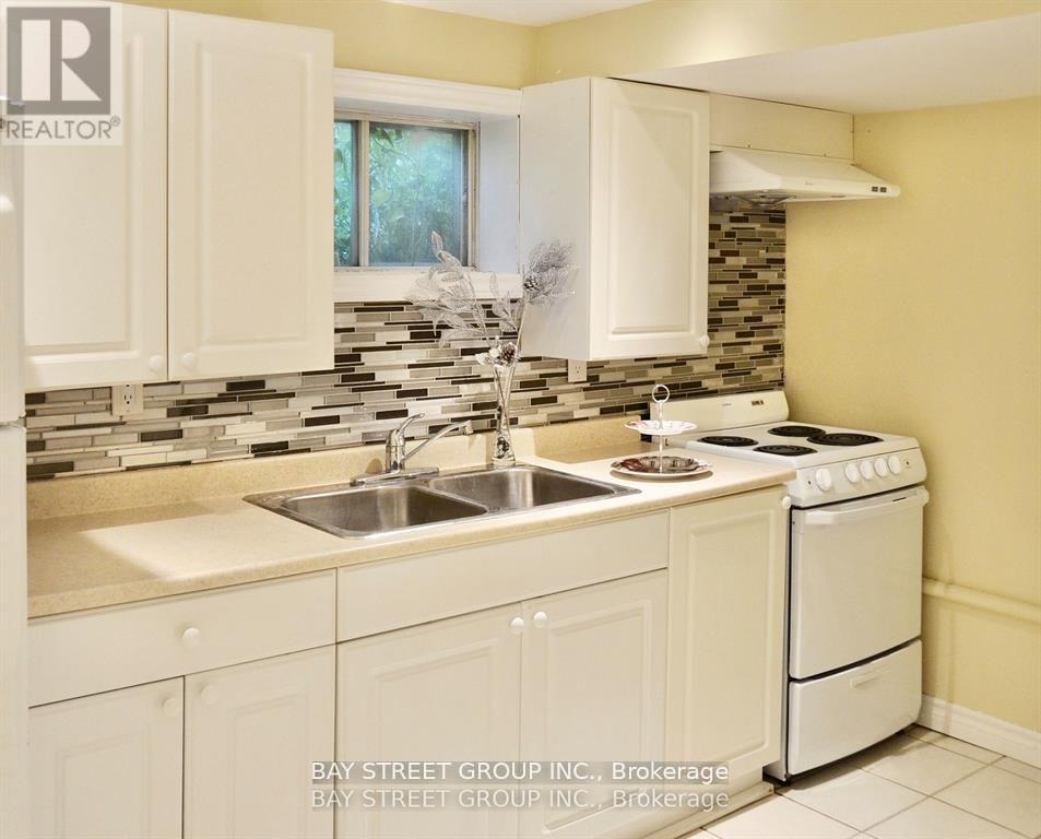 728 Sunnypoint Drive, Newmarket, Ontario  L3Y 2Z8 - Photo 41 - N12522678