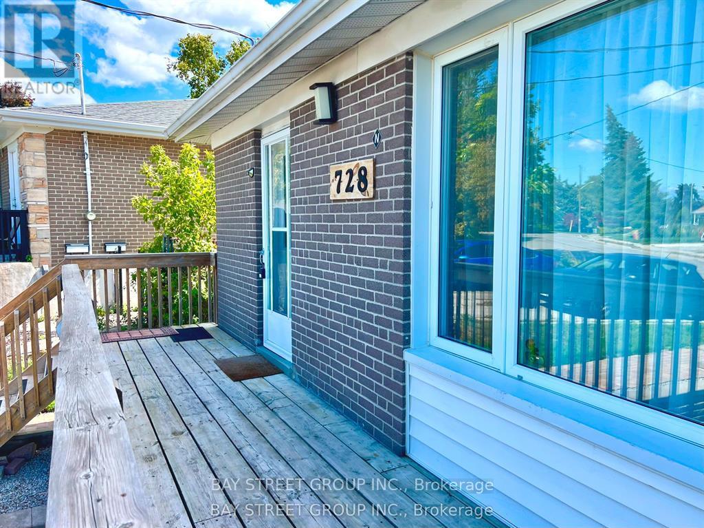 728 Sunnypoint Drive, Newmarket, Ontario  L3Y 2Z8 - Photo 7 - N12522678