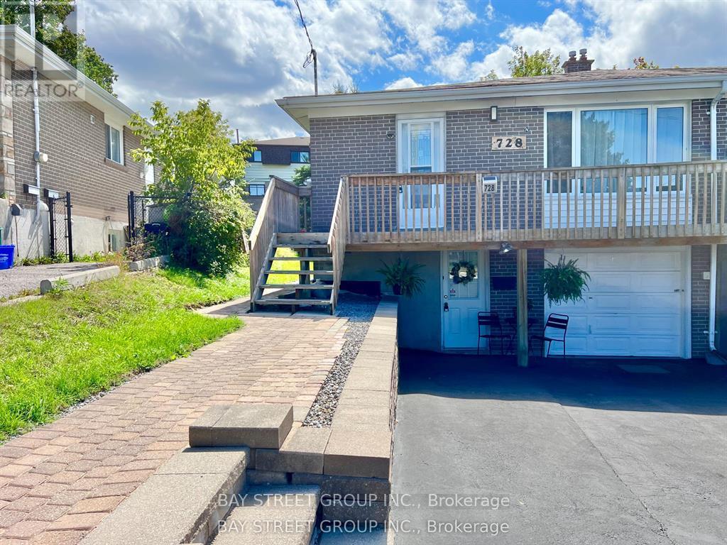 728 Sunnypoint Drive, Newmarket, Ontario  L3Y 2Z8 - Photo 9 - N12522678