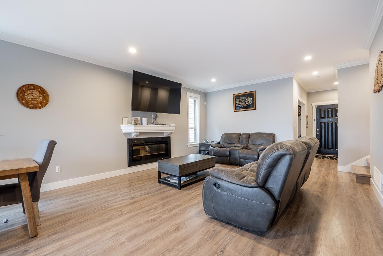 6727 184 Street, Surrey, British Columbia V3S 1E5 - Photo 7 - R3065688