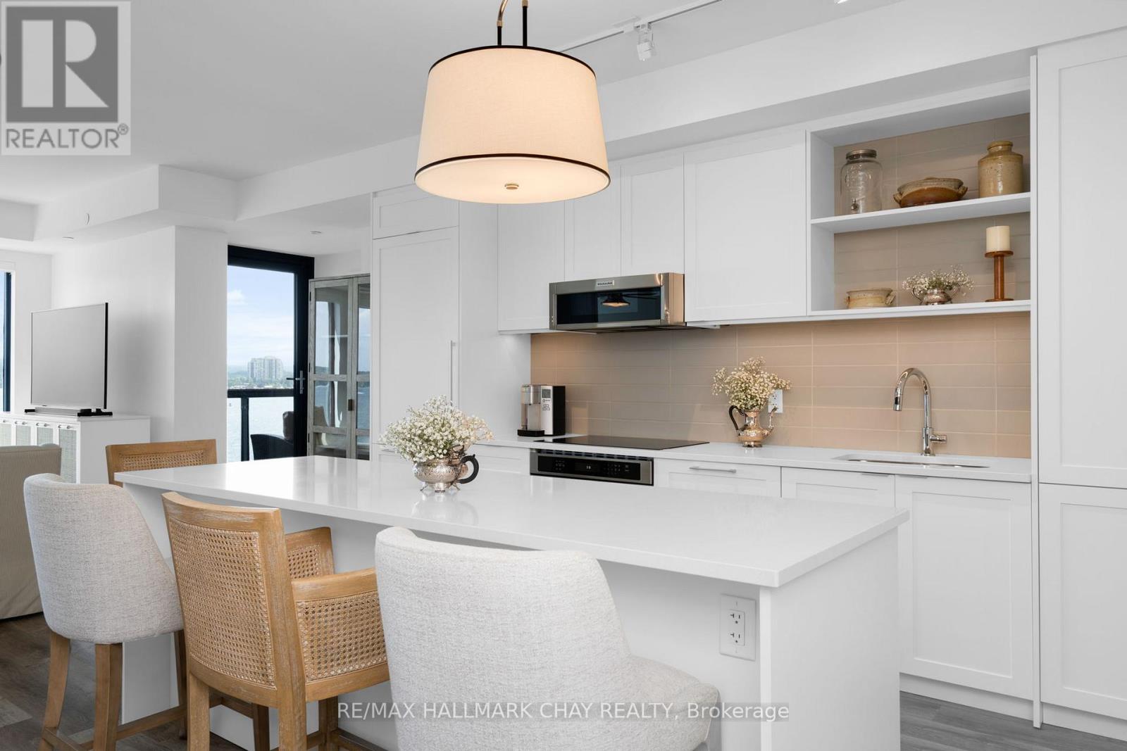 302 - 185 Dunlop Street E, Barrie, Ontario  L4M 0L7 - Photo 4 - S12522422