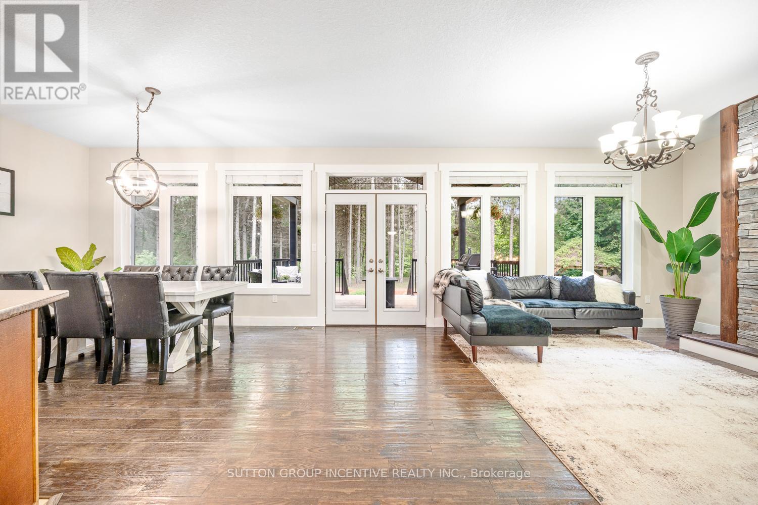 7070 93 Highway, Tiny, Ontario  L0K 2E0 - Photo 14 - S12522594