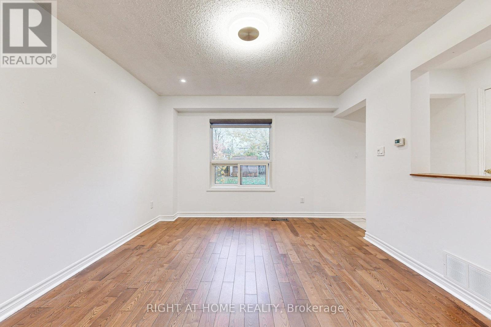 91 O'shaughnessy Crescent, Barrie (Holly), Ontario  L4N 7L9 - Photo 12 - S12522626