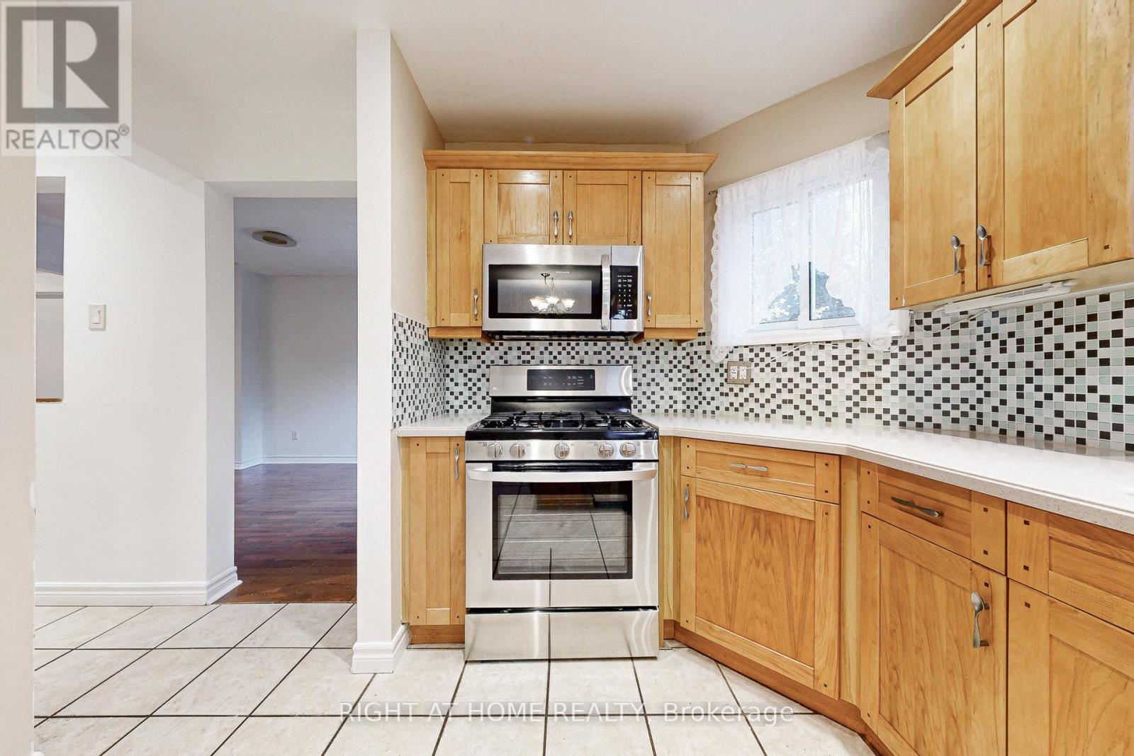 91 O'shaughnessy Crescent, Barrie (Holly), Ontario  L4N 7L9 - Photo 16 - S12522626