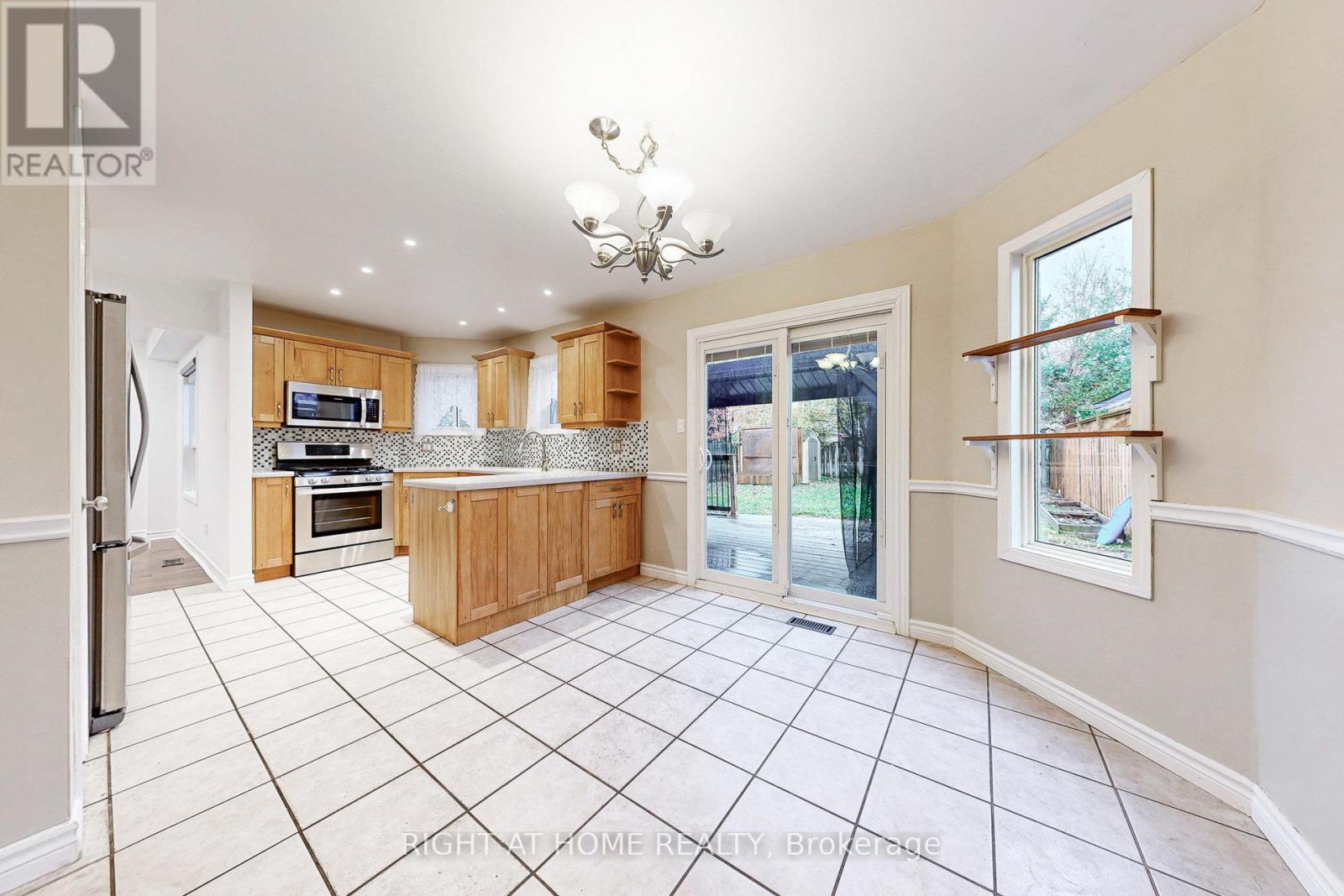 91 O'shaughnessy Crescent, Barrie (Holly), Ontario  L4N 7L9 - Photo 19 - S12522626