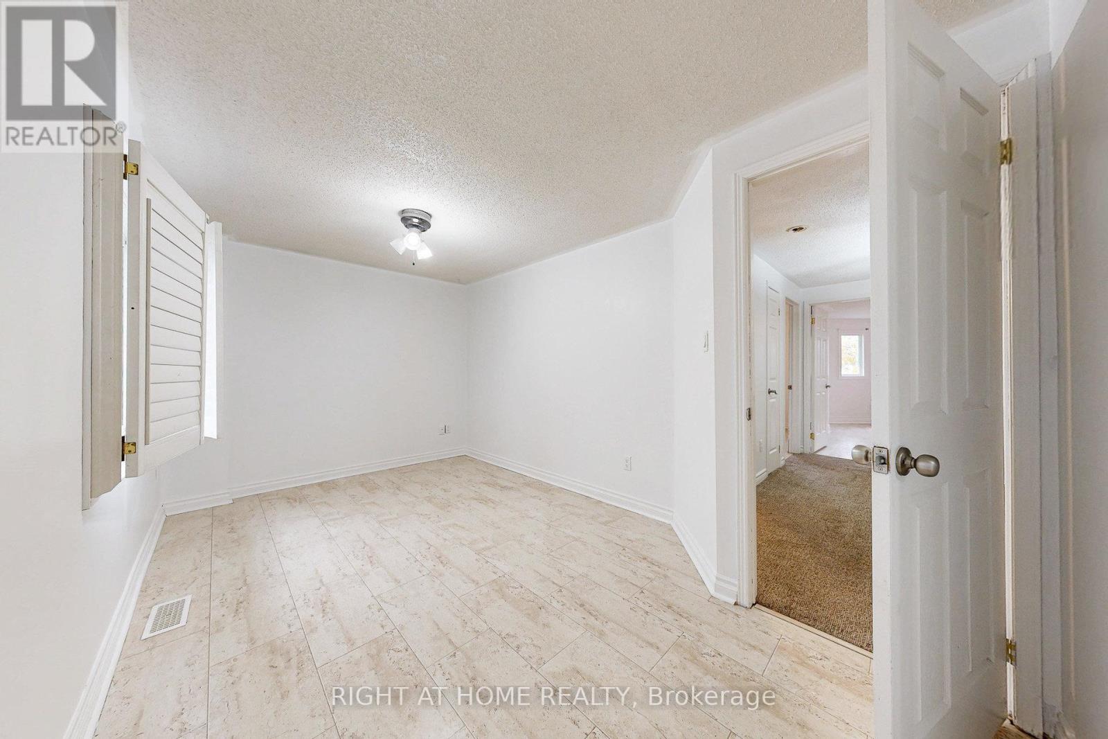 91 O'shaughnessy Crescent, Barrie (Holly), Ontario  L4N 7L9 - Photo 32 - S12522626