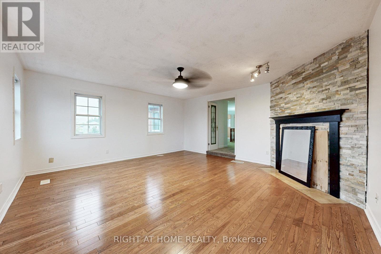 91 O'shaughnessy Crescent, Barrie (Holly), Ontario  L4N 7L9 - Photo 40 - S12522626