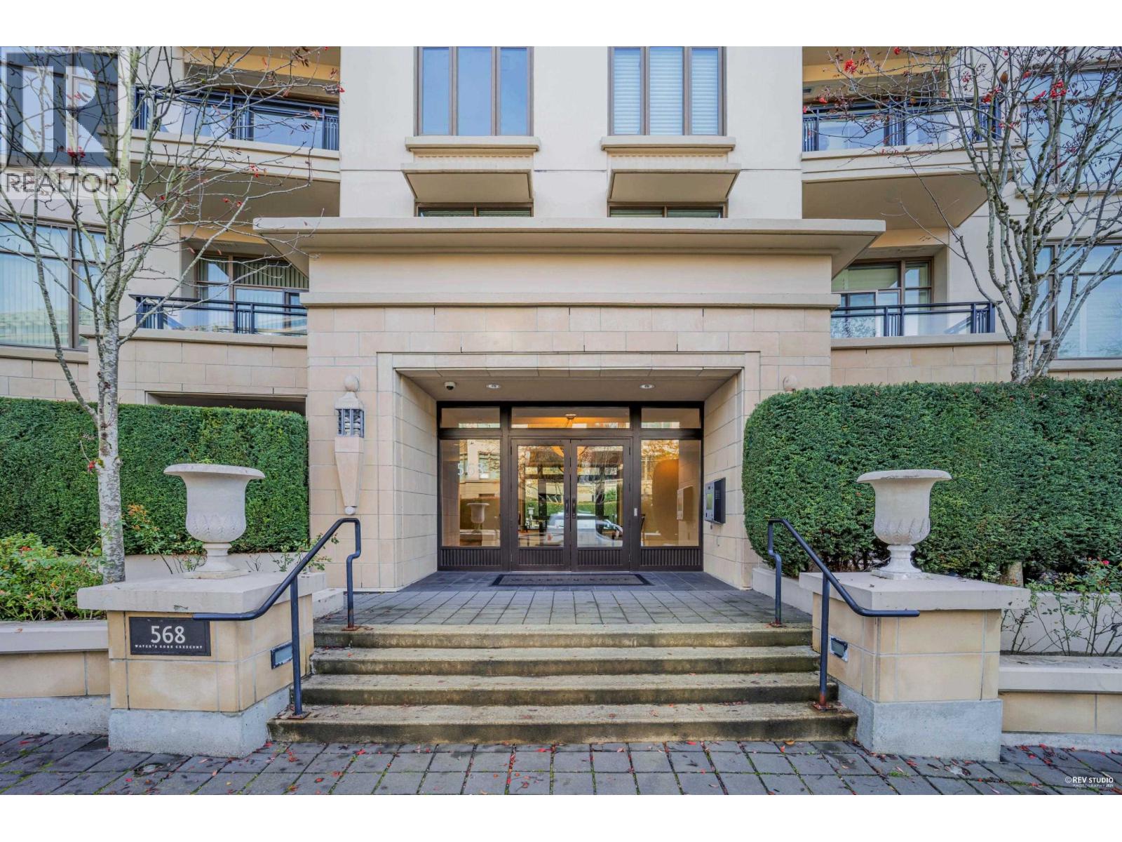 303 568 WATERS EDGE CRESCENT, West Vancouver, British Columbia