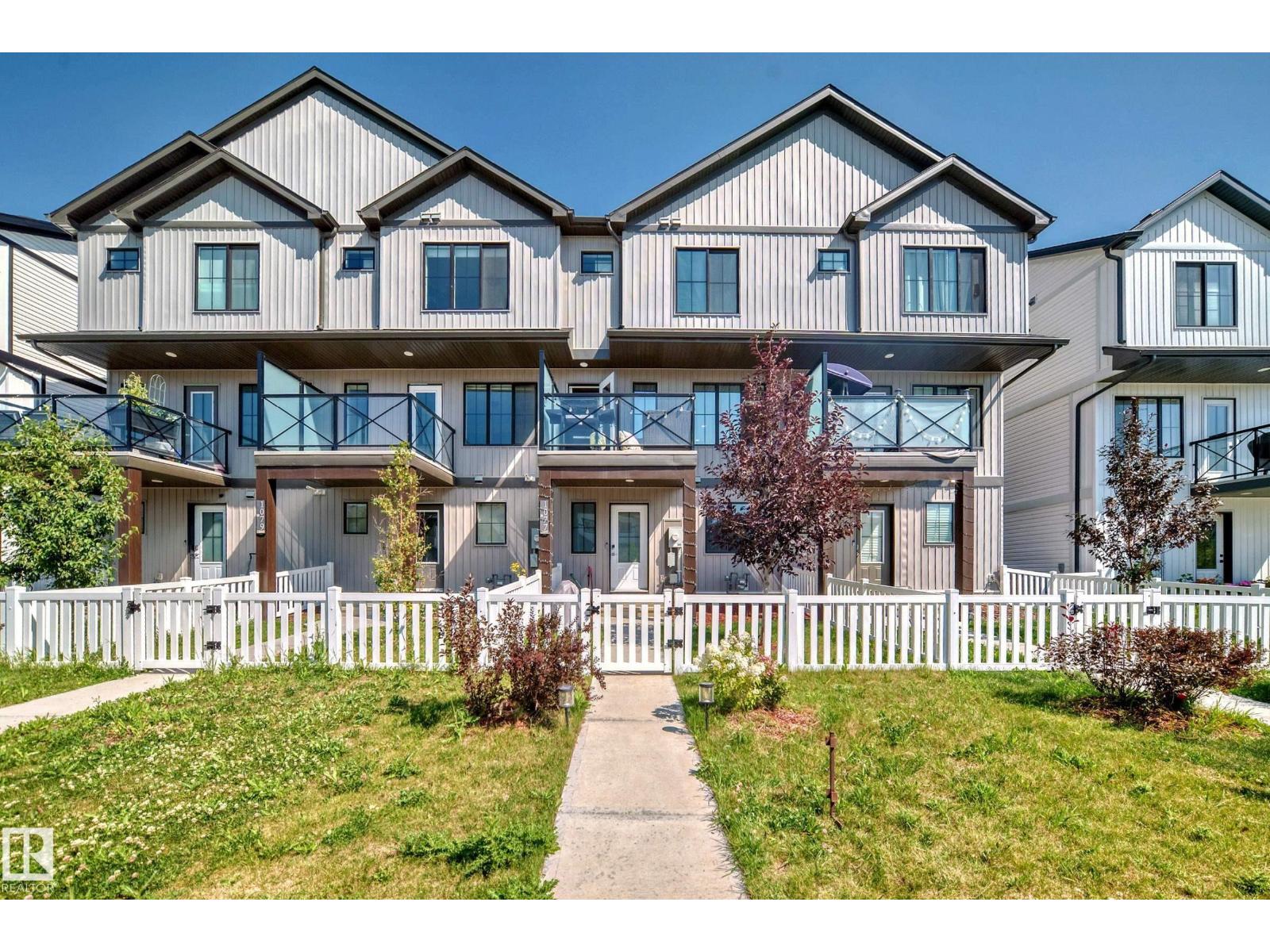 1077 Cy Becker Rd Nw, Edmonton, Alberta  T5Y 4B7 - Photo 1 - E4465105