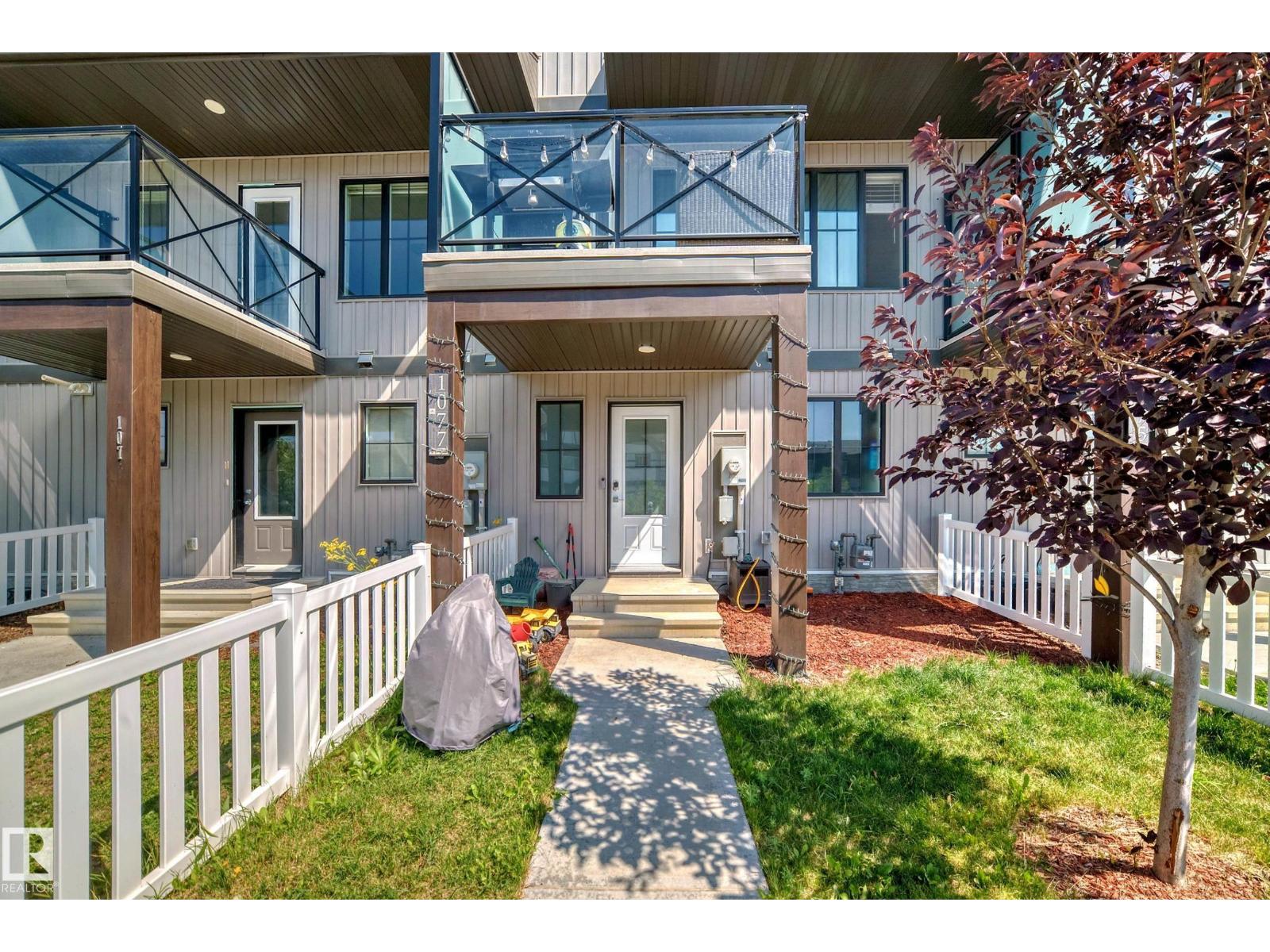 1077 Cy Becker Rd Nw, Edmonton, Alberta  T5Y 4B7 - Photo 2 - E4465105