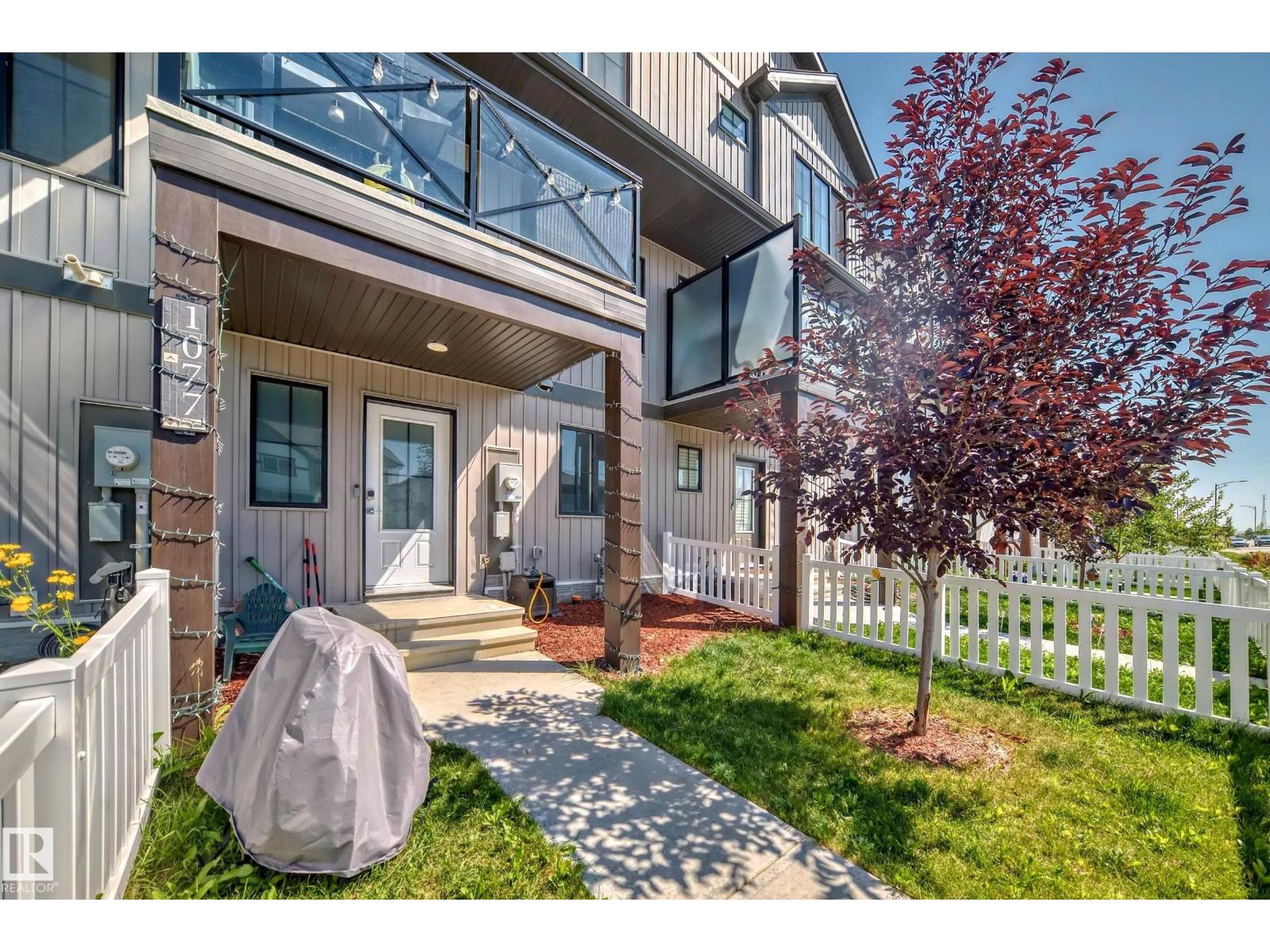 1077 Cy Becker Rd Nw, Edmonton, Alberta  T5Y 4B7 - Photo 3 - E4465105