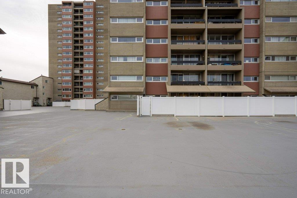 #13 8745 165 St Nw, Edmonton, Alberta  T5R 2R7 - Photo 2 - E4465108