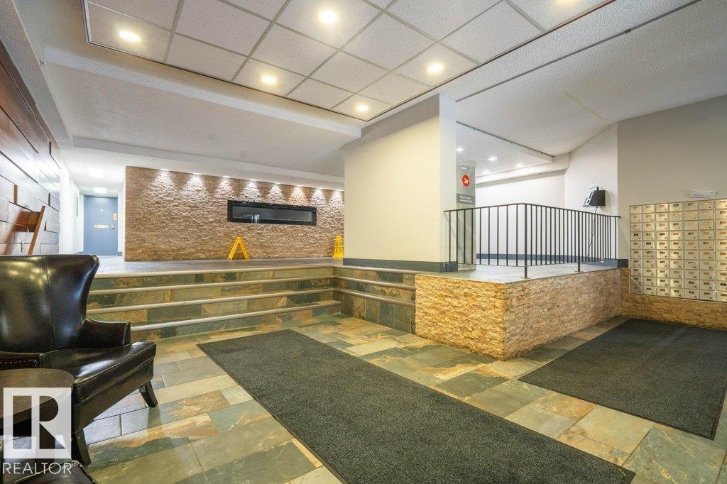 #13 8745 165 St Nw, Edmonton, Alberta  T5R 2R7 - Photo 4 - E4465108