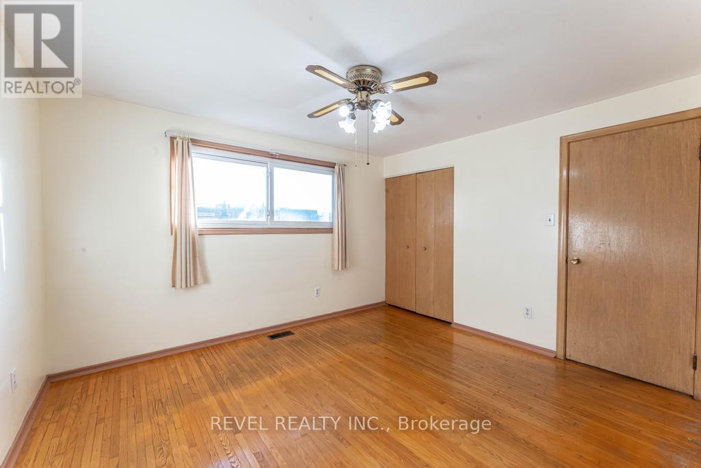 69 Buckingham Drive, Hamilton, Ontario L9C 2G6 - Photo 8 - X12467565