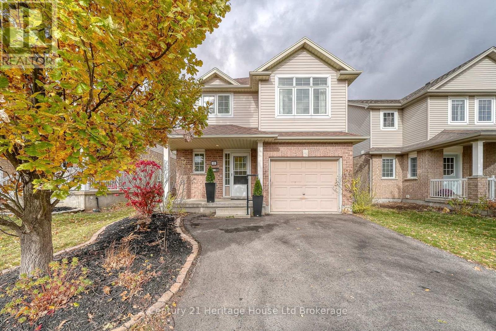 11 TALON DRIVE, Woodstock, Ontario