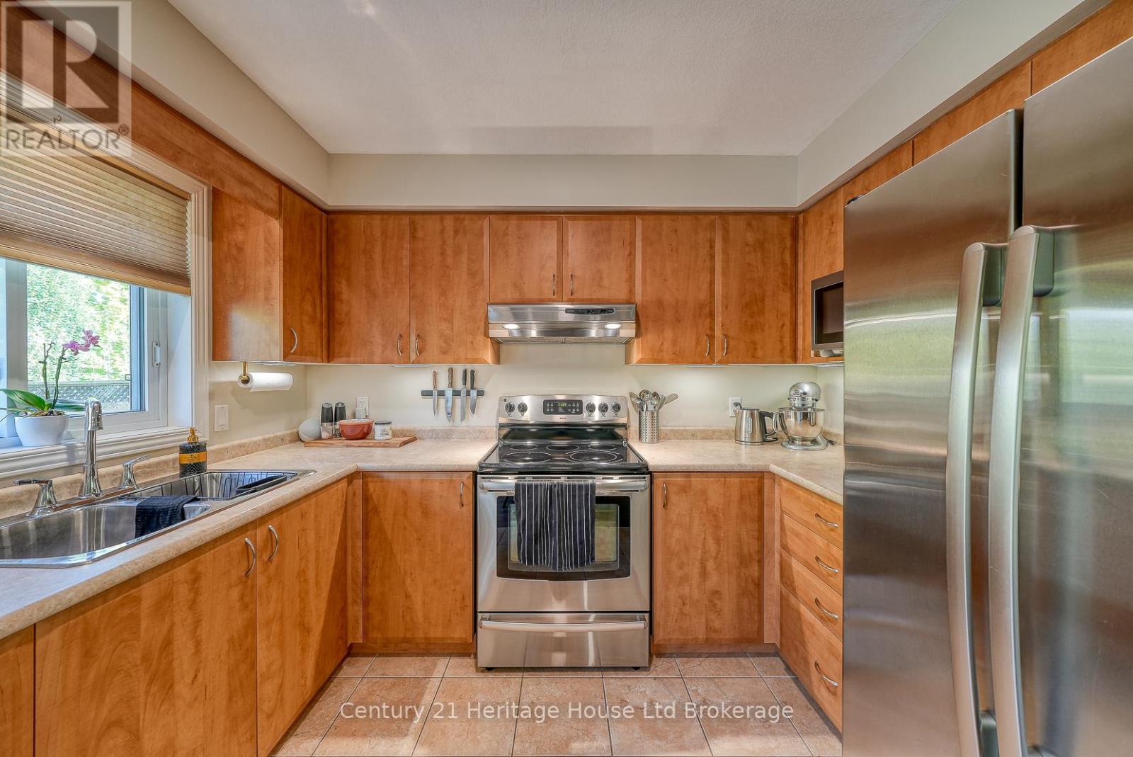 11 Talon Drive, Woodstock, Ontario N4V 0A5 - Photo 18 - X12522706